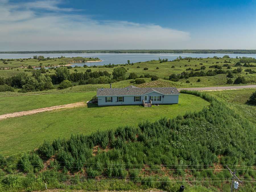46086 South Lake Road, Burwell, NE 68823